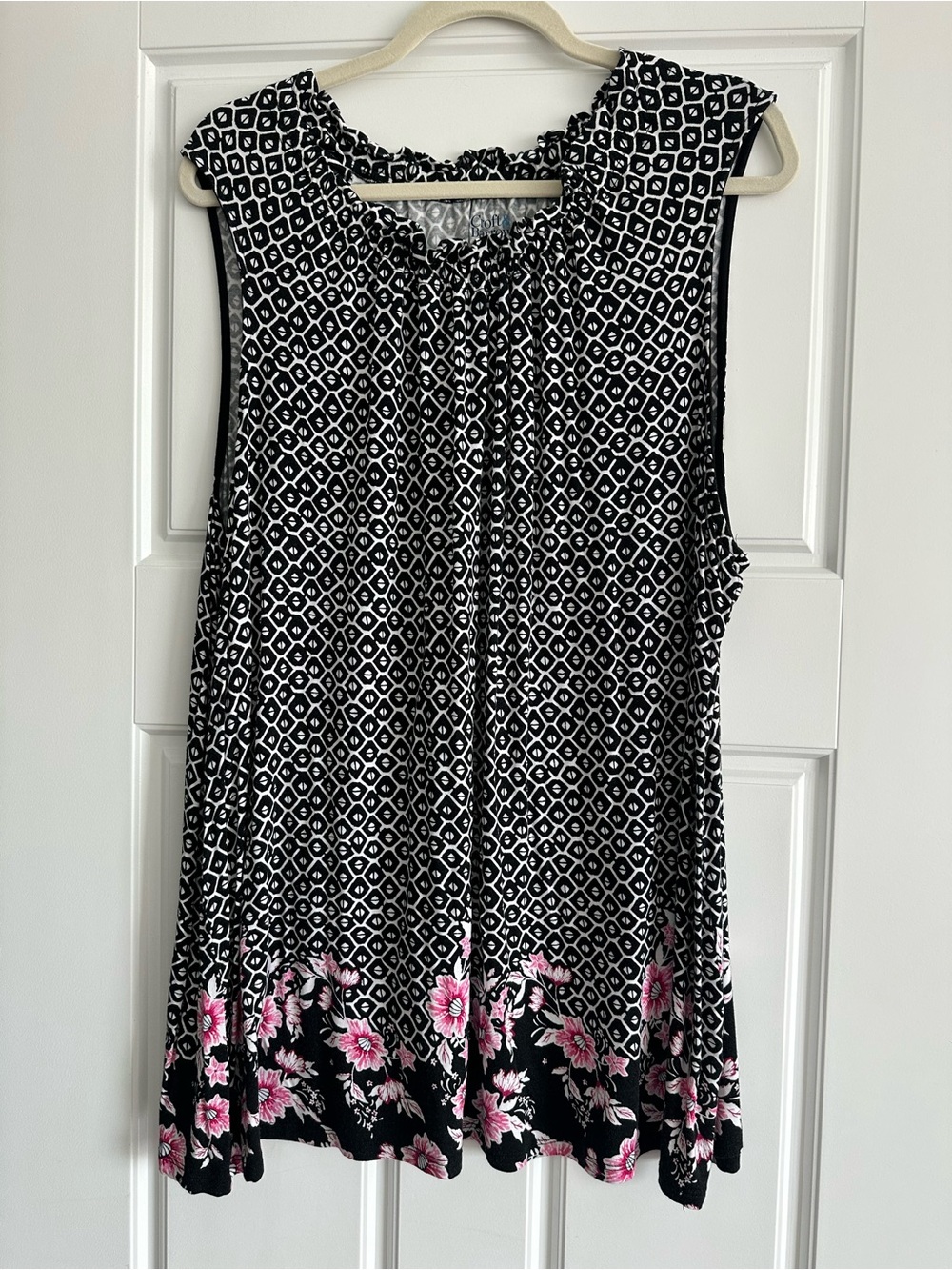 croft & barrow Black and Pink Floral Border Sleeveless Tank